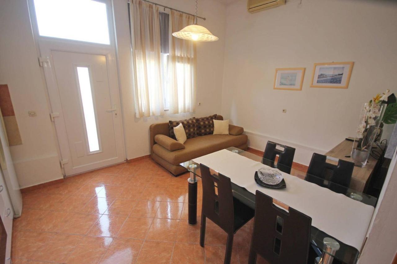 Family Apartment Mirela Borik Zadar Exterior photo